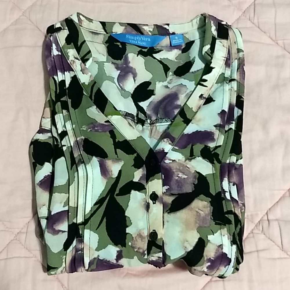 Vera Wang v neck blouse